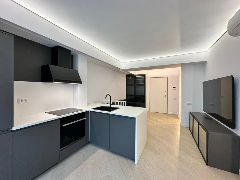 Apartament 2 camere | Cortina North | Prima închiriere | Parcare inclusă