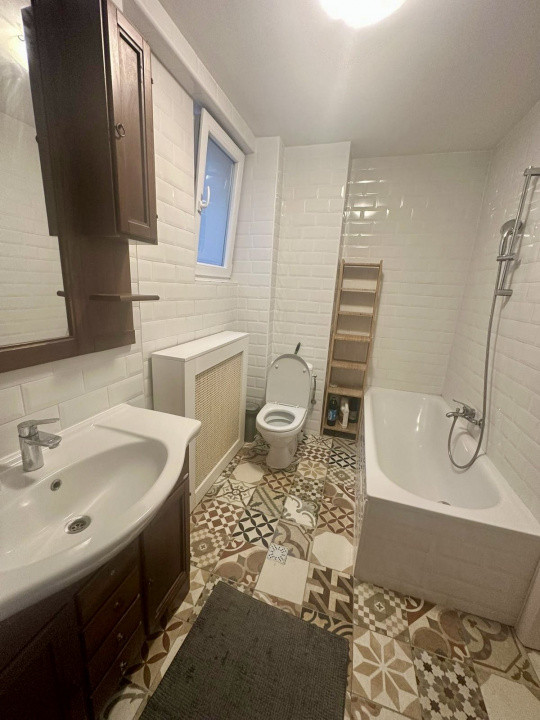 Apartament 3 camere  | Centrala de imobil | Renovat | Cismigiu