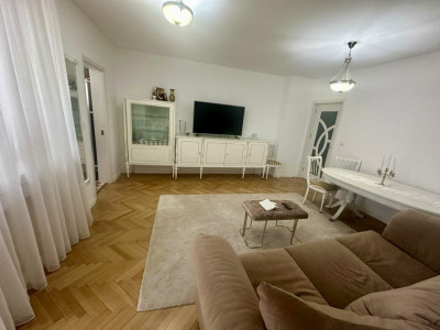 Apartament 3 camere  | Centrala de imobil | Renovat | Cismigiu