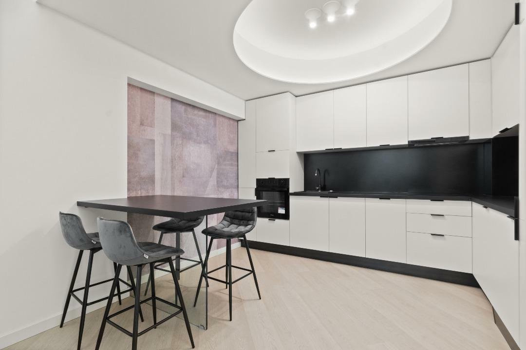 Apartament 3 Camere | Cortina North | Parter Înalt cu Vedere la Grădină
