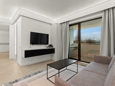 Apartament 3 Camere | Cortina North | Parter Înalt cu Vedere la Grădină