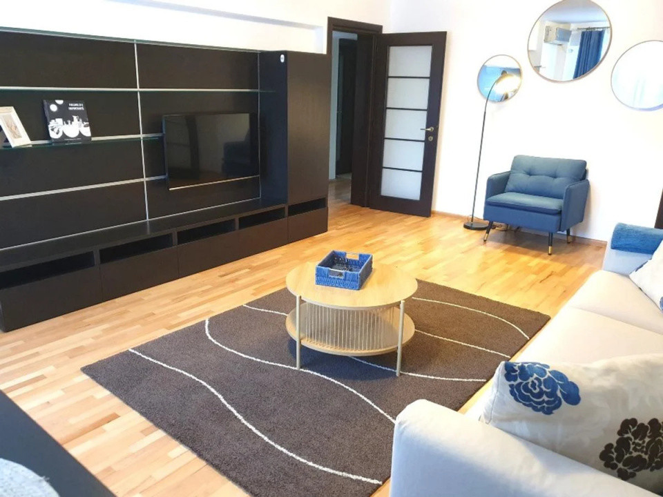 Apartament 3 camere de închiriat – Aviației | Parcare