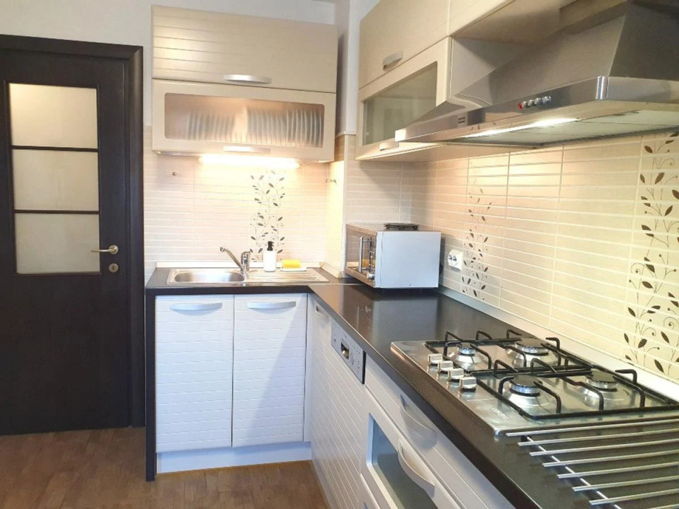 Apartament 3 camere de închiriat – Aviației | Parcare
