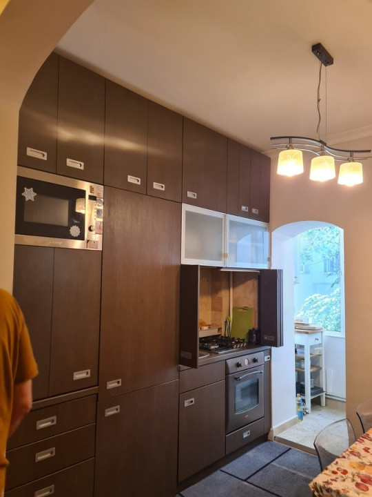 Apartament 3 Camere | Semi-mobilat | Centrala Proprie | Boxa | Dorobanti 