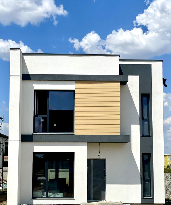 Casa Verde Individuală 4 Camere | Teren 320 mp & 3 Locuri Parcare | Tunari 