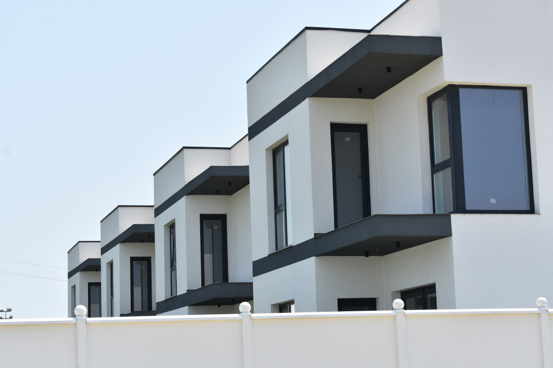 Casa Verde Individuală 4 Camere | Teren 320 mp & 3 Locuri Parcare | Tunari 