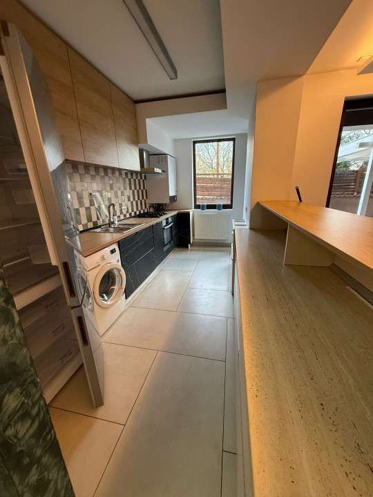 APARTAMENT 3 CAMERE| ZONA BENASA| TERASA 50MP| 2 LOCURI DE PARCARE