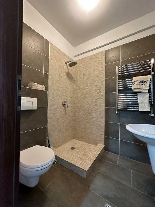 APARTAMENT 3 CAMERE| ZONA BENASA| TERASA 50MP| 2 LOCURI DE PARCARE