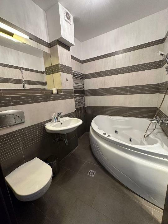 APARTAMENT 3 CAMERE| ZONA BENASA| TERASA 50MP| 2 LOCURI DE PARCARE