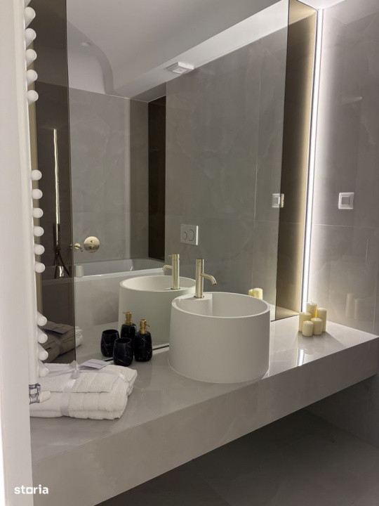 Apartament 3 camere de închiriat | Etaj 3 | Balcon 10 mp | Cortina North