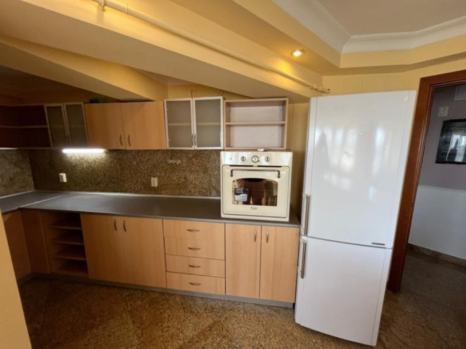 Apartament 3 camere | 104 mp | Centrală proprie | Renovare | Lux