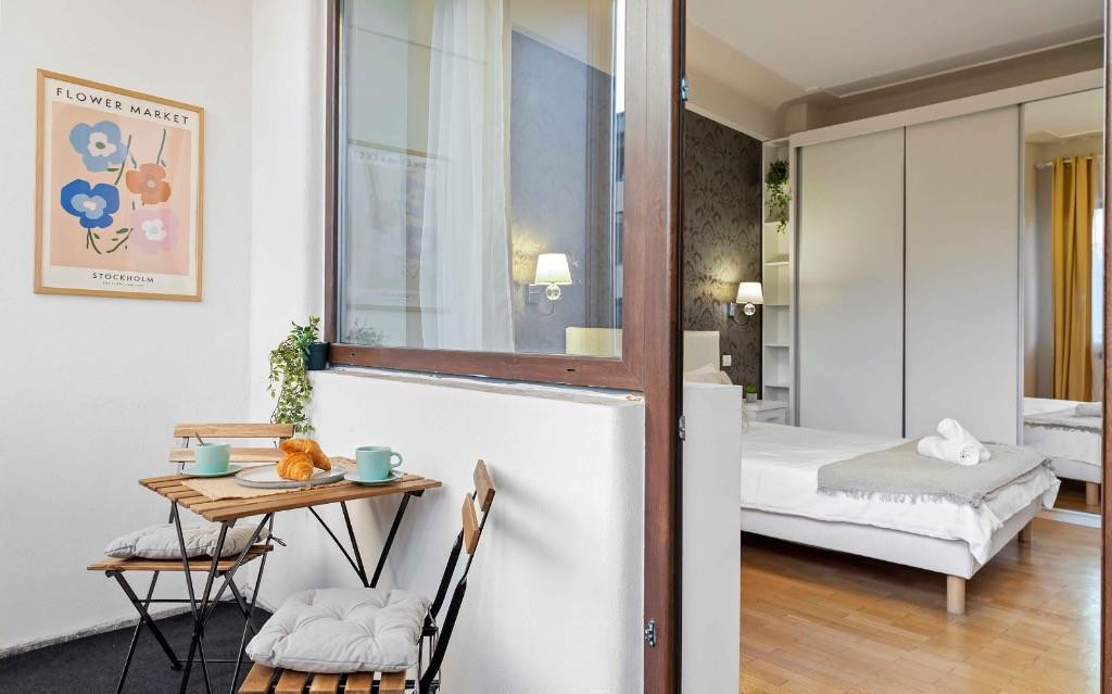 APARTAMENT DE 3 CAMERE | CENTRALA PROPRIE | PIATA VICTORIEI-DR FELIX