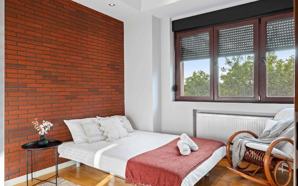APARTAMENT DE 3 CAMERE | CENTRALA PROPRIE | PIATA VICTORIEI-DR FELIX