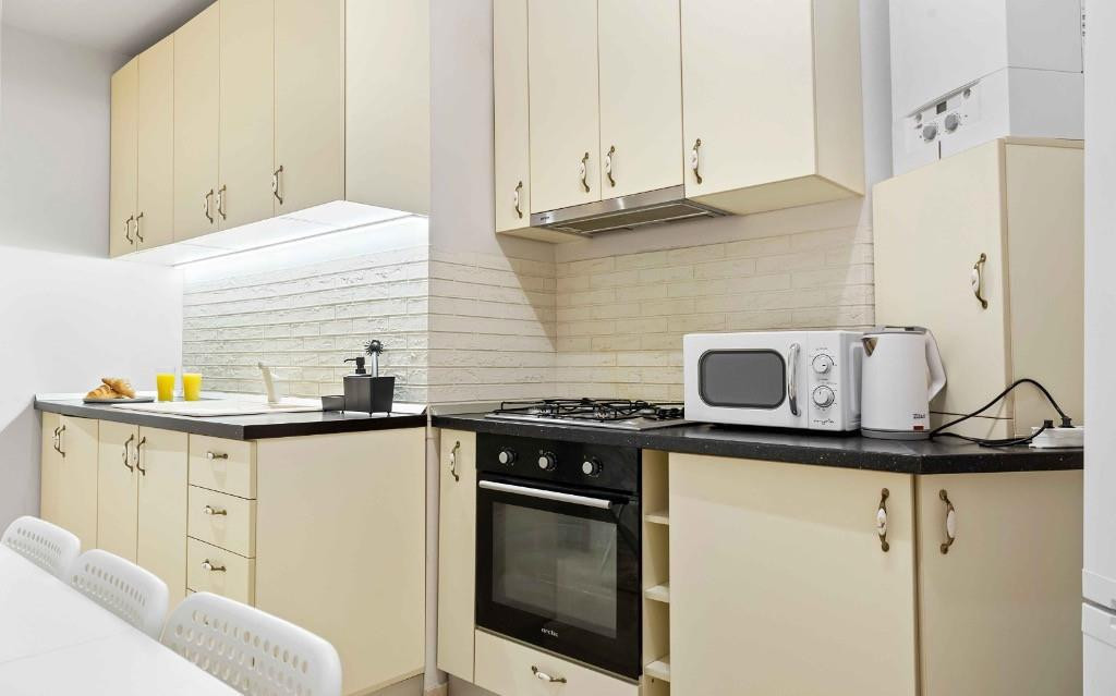 APARTAMENT DE 3 CAMERE | CENTRALA PROPRIE | PIATA VICTORIEI-DR FELIX