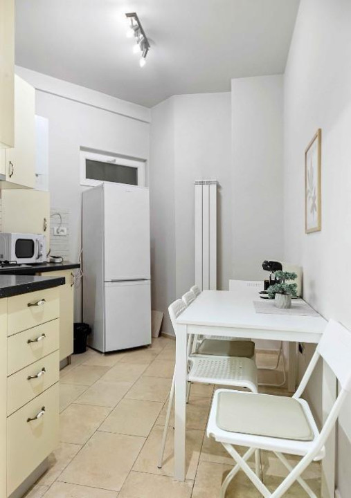 APARTAMENT DE 3 CAMERE | CENTRALA PROPRIE | PIATA VICTORIEI-DR FELIX