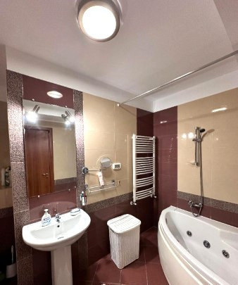 APARTAMENT DE 3 CAMERE, PARCARE, HERASTRAU