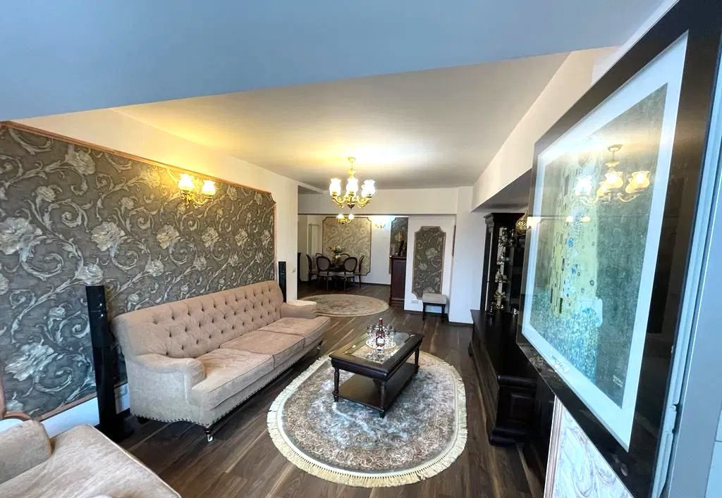 APARTAMENT 3 CAMERE, CENTRALA PROPRIE, P-TA ALBA IULIA