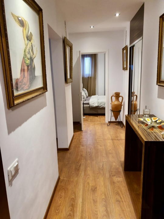 Apartament 3 Camere de Vânzare | Piata Romana | 74 MP | Boxa si loc de parcare