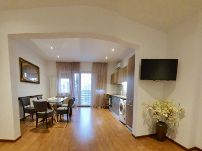 Apartament 3 Camere de Vânzare | Piata Romana | 74 MP | Boxa si loc de parcare