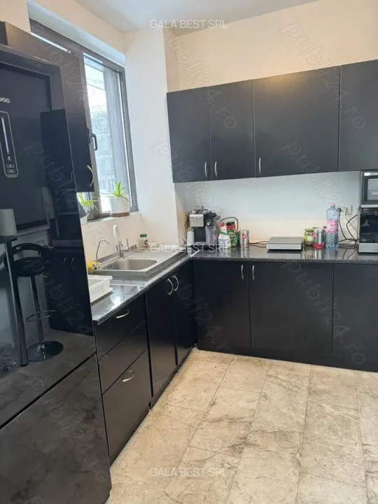 Vilă tip duplex pentru birouri | 8 camere, curte, 4 parcări | Băneasa–Sisești