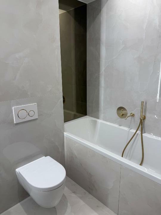 Aparatamen 3 camere | 68 mp + terasă 9 mp | Etaj 1/10 | Parcare inclusă