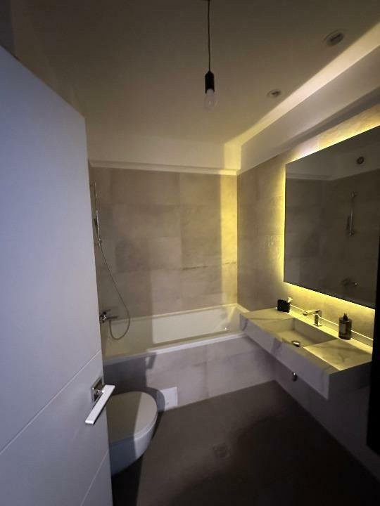 Apartament 2 camere | 67 mp | Vedere către grădină și lac | Parcare 