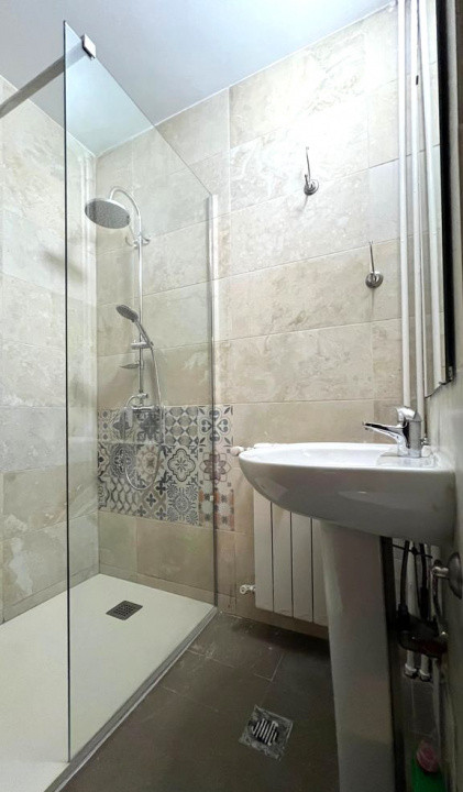 Apartament de 4 camere | Centrala de bloc | Renovat | Dorobanti 