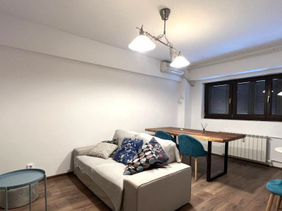 Apartament de 4 camere | Centrala de bloc | Renovat | Dorobanti 