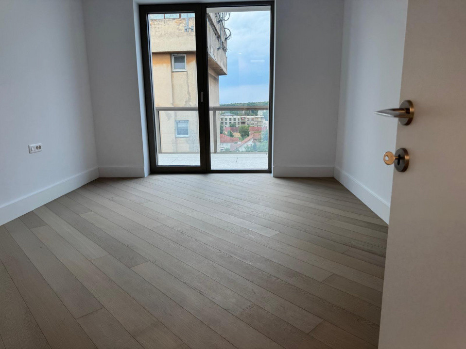 Apartament 3 camere | 1 loc de parcare | Terasă 25 mp | Iancu Nicolae