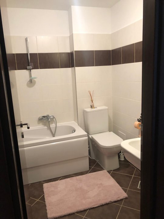 Apartament de 3 camere | 2 Locuri de parcare | Zona Scoala Americana 
