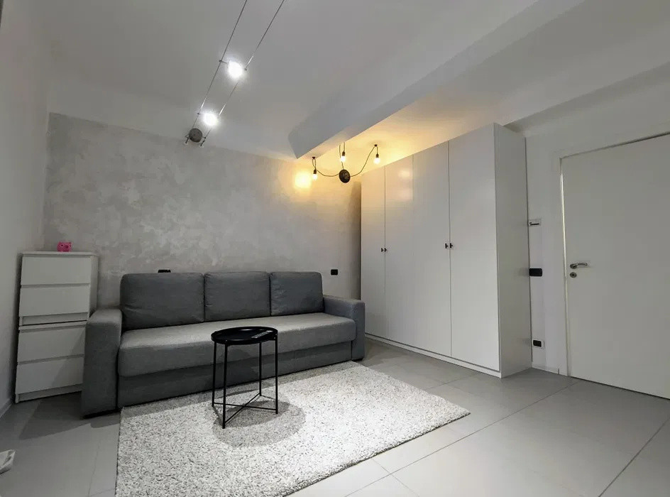 Garsonieră renovată de închiriat | Centrală proprie | 31 mp | Victoriei |