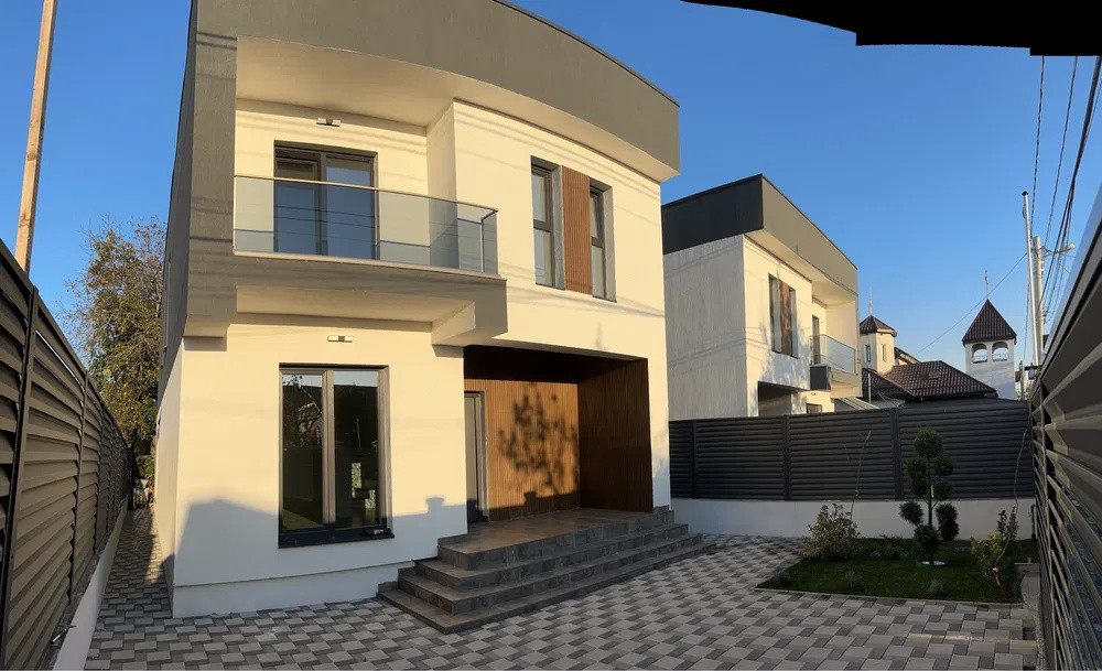 Casa individuala de vanzare | 4 camere | 130MP utili | Voluntari