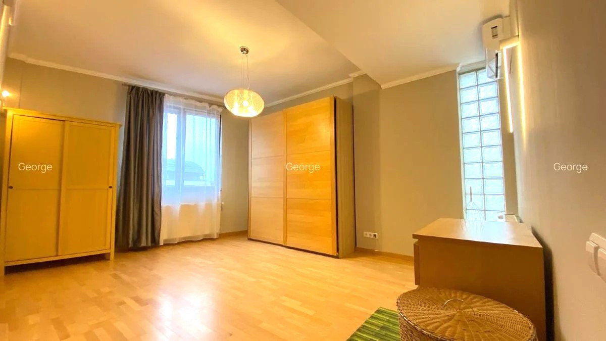 APARTAMENT DE 4 CAMERE, BLOC NOU, PARCARE, ARCUL DE TRIUMF