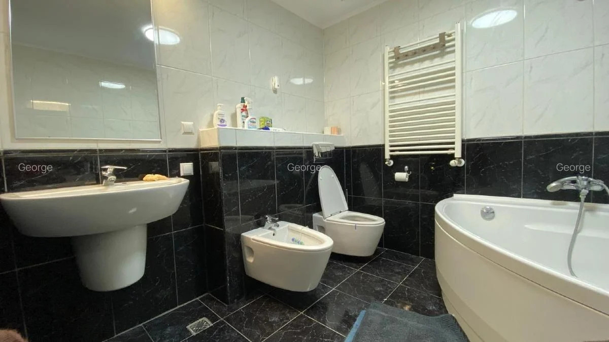 APARTAMENT DE 4 CAMERE, BLOC NOU, PARCARE, ARCUL DE TRIUMF