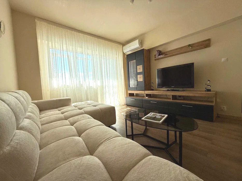 Apartament 4 camere renovat | Piața Victoriei | Vedere panoramică