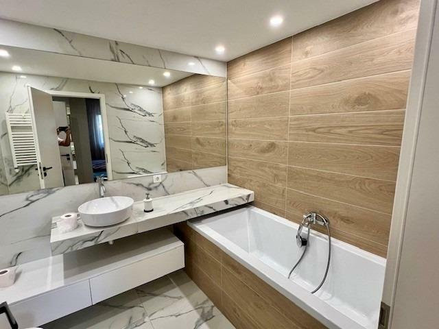 Apartament 3 camere | 118 Mp | Zona Iancu Nicolae | 2 Parcari subterane 